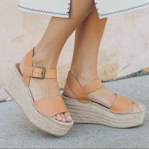 Soludos Minorca High Platform sz 8 (broken strap)